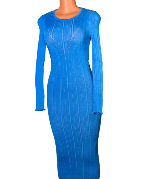 Fitted Dress With Seamless Seams Stretchy in nature. It has invisible holes as design.