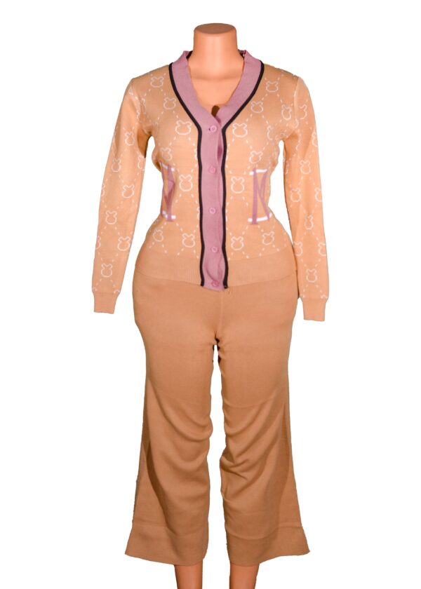 Two-Piece Outfit Consisting Of a V-Neck Sweater And Wide-Leg Pants Knitted Very comfortable fabric
