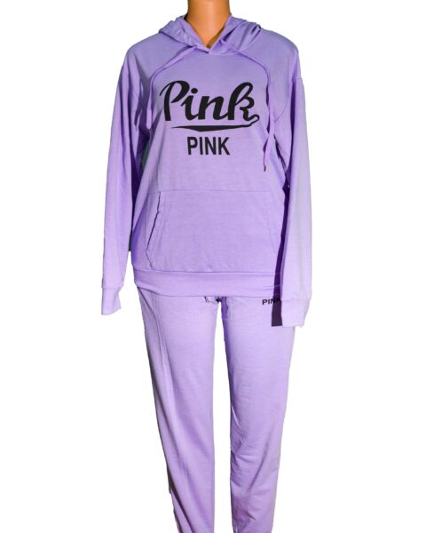 Women's Two-Piece Casual Outfit with Pullover Hoodies and Tracksuits Comes with a hood.